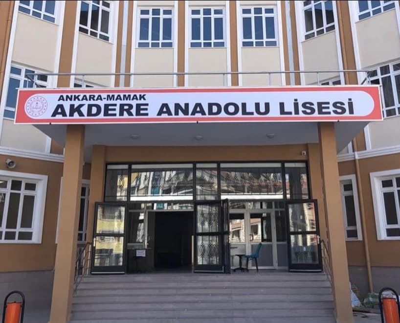 Okul Giriş Tabelası
